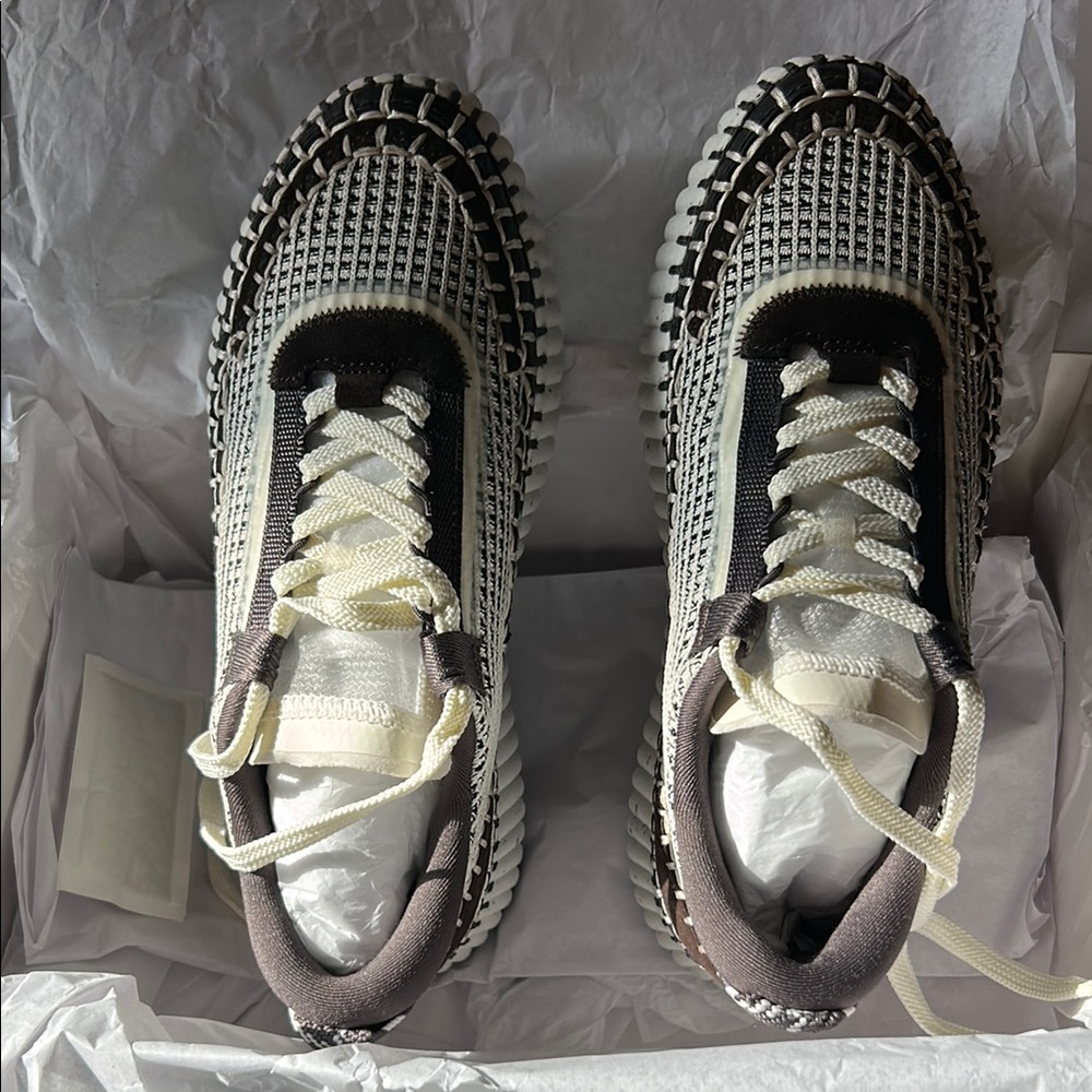 Chloe White and Black Sneakers